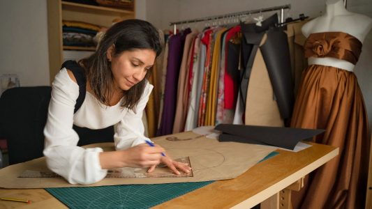 Creando para despertar la belleza del embarazo Cada uno de nuestros diseños se crea pensando la necesidad de la futura mamá en cada momento, buscando que se sienta cómoda, con la intención de despertar la belleza del embarazo.